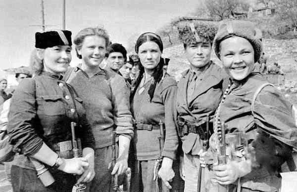 苏联女兵与慰安夫，历史真相的探寻，苏联女兵与慰安夫，探寻历史真相