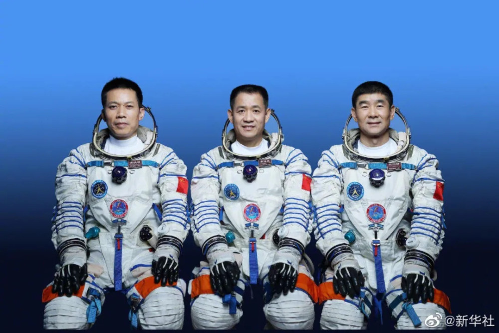 飞行员图片大全大图，英勇无畏的天空战士，英勇无畏的天空战士，飞行员图片大全大图展示