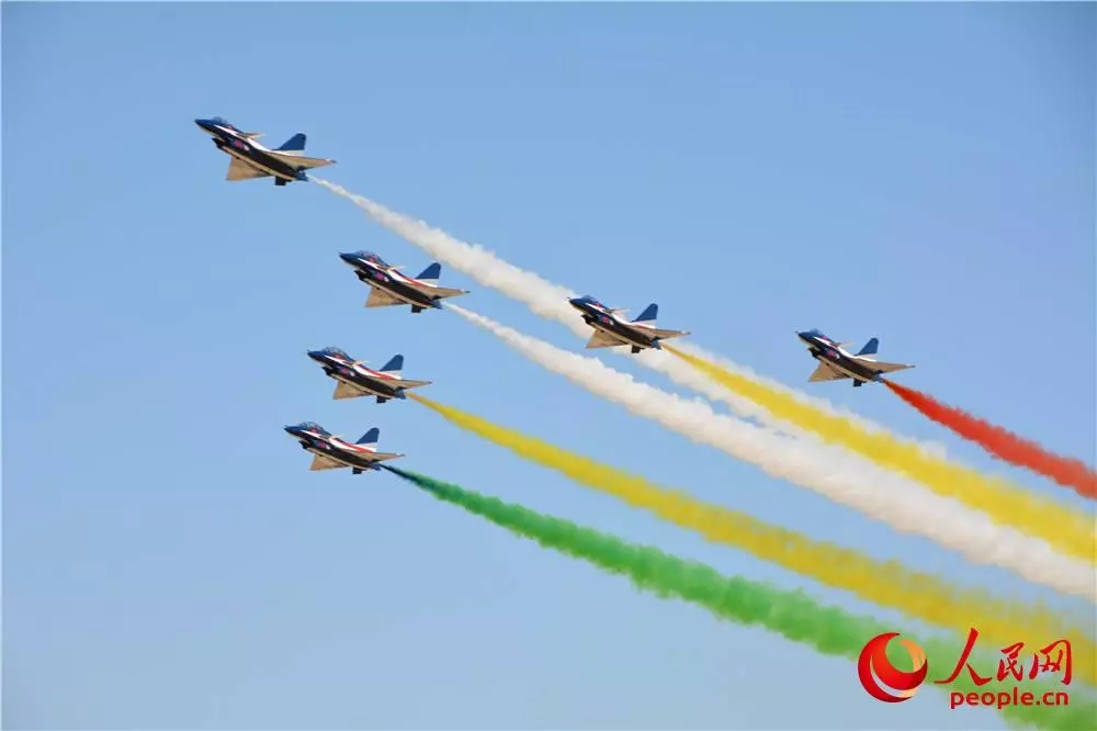 纪念中国人民空军成立日，回顾历史，展望未来，纪念空军成立日，回顾辉煌历程，展望光辉未来