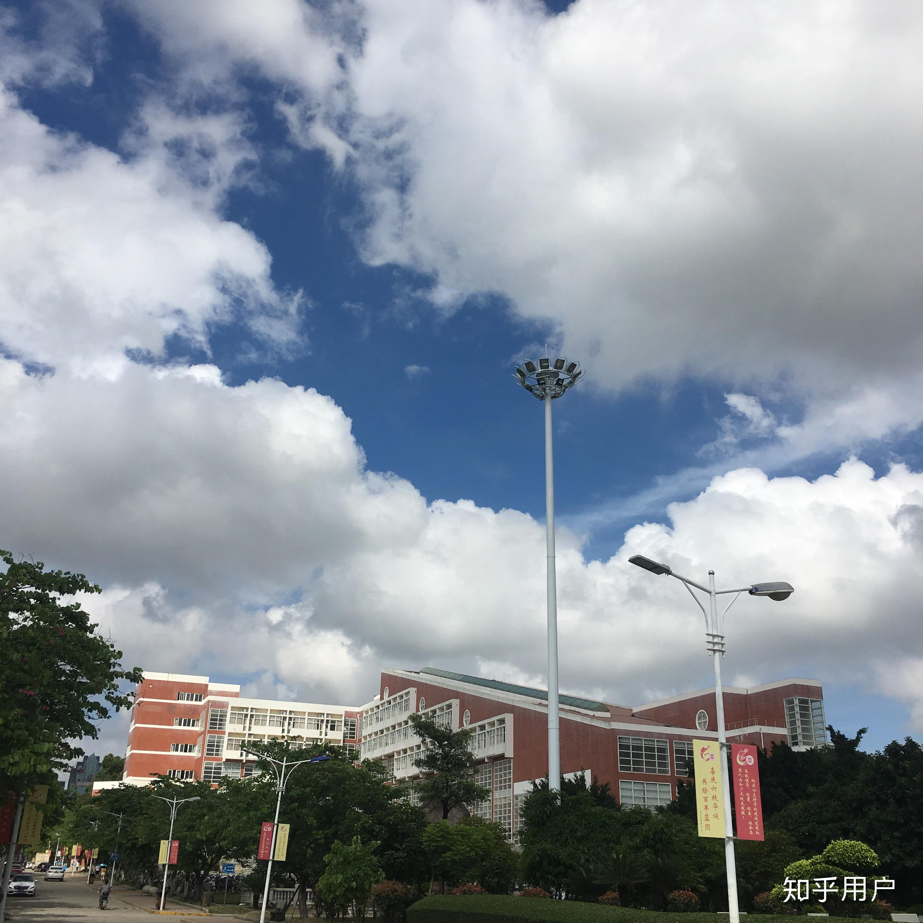 泉州师范学院怎么样？一所充满活力与潜力的学府，泉州师范学院，活力四溢，潜力无限的学府
