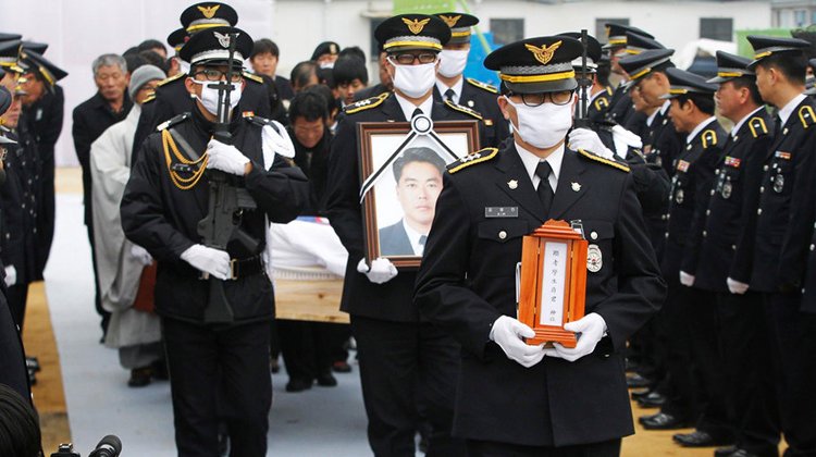 中国海警抓捕海盗，捍卫海洋安全的重要行动，中国海警重要行动，抓捕海盗捍卫海洋安全
