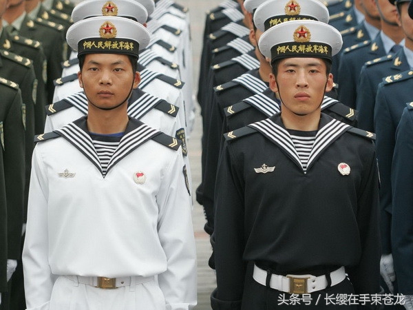 陆军长袖长裤迷彩服，功能与设计的完美结合，陆军迷彩服，功能与设计完美融合的长袖长裤装备