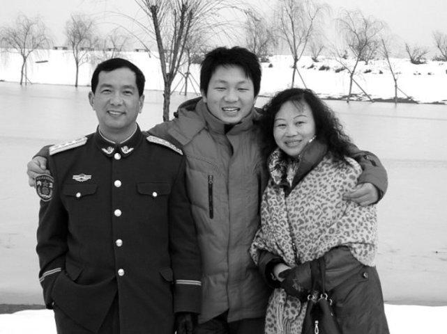 揭秘丁晓兵妻子的身份，一段关于爱与支持的故事，丁晓兵妻子身份揭秘，一段深情支持与爱的故事