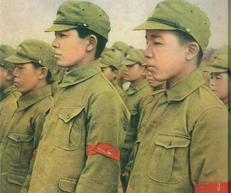 日本老兵对新兵行为的深度探讨，历史与现代视角下的反思，日本老兵深度剖析新兵行为，历史与现代视角下的反思