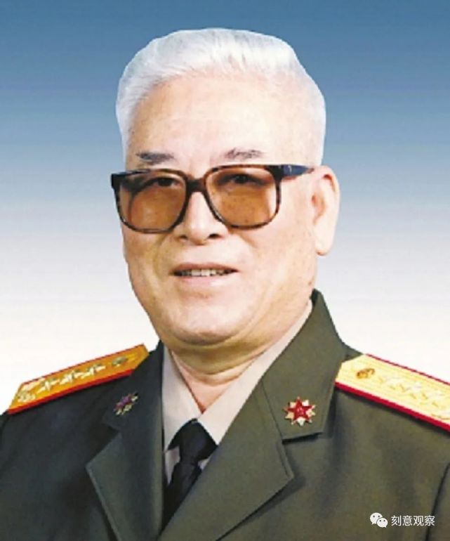 周柏青少将履新职务，勇担新使命，续写新篇章，周柏青少将履新职务，勇担使命，开启新篇章