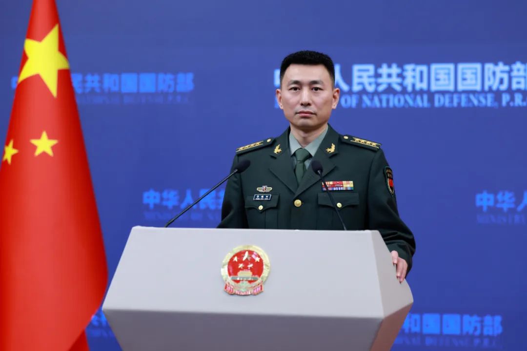 国防军事领域的璀璨新星——黄子轩，国防军事新星黄子轩闪耀星空