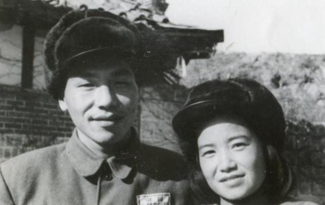 中国人民志愿军赞歌，英勇无畏，永载史册，中国人民志愿军赞歌，英勇无畏，永垂青史