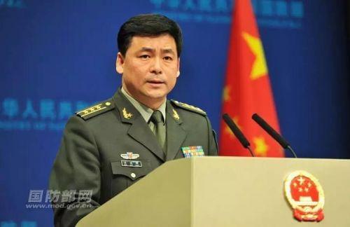 陆军首位新闻发言人亮相，揭示军队现代化与透明化的新篇章，陆军新闻发言人亮相，开启军队现代化与透明化新纪元