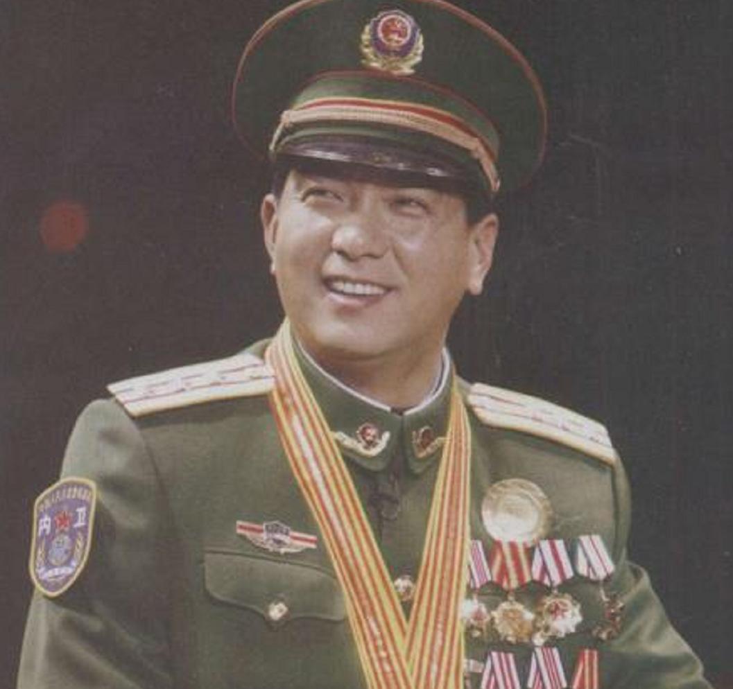 丁晓兵是谁，一位英勇无畏的军人，时代的楷模，丁晓兵，军人楷模，英勇无畏的战士