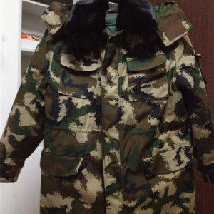 关于19荒漠迷彩作战大衣正品的深度解析，19荒漠迷彩作战大衣正品深度解析与探讨