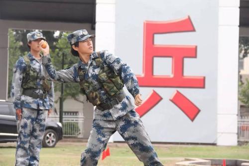 大学生当兵2023年政策待遇本科深度解读，2023年大学生当兵政策待遇深度解读，本科生的机遇与挑战
