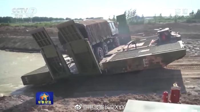 探索先进的工程奇迹，gzm003履带式重型自行舟桥车，揭秘先进的工程奇迹，gzm003履带式重型自行舟桥车探索之旅