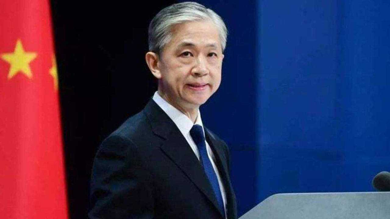 关于美军装备涌入台岛与外交部回应寸步不让的探讨，美军装备进驻台岛与外交部强硬回应，寸步不让的态势分析