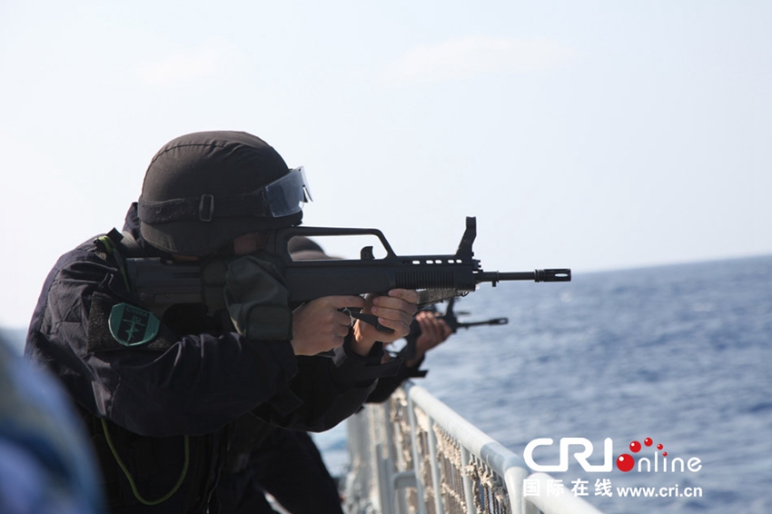中国海军实弹打击海盗，捍卫海洋安全的重要行动，中国海军实弹打击海盗行动，捍卫海洋安全的重要战役