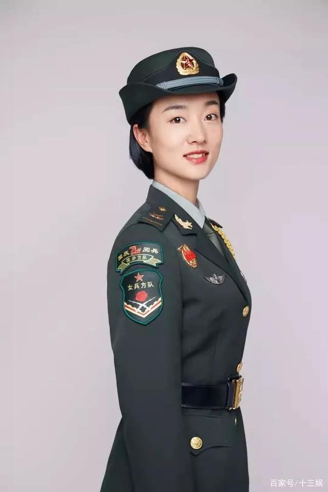 中国女兵的美丽与力量，图片中的风采展现，中国女兵的美丽与力量，风采展现的图片故事