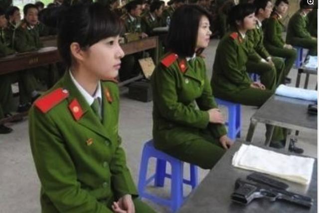 中国女兵施戴在越南，英勇与友谊的见证，中国女兵施戴在越南，英勇与友谊的烙印