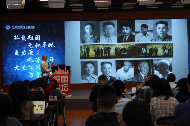 给学生讲两弹一星——中国航天事业的辉煌历程，两弹一星，中国航天事业的辉煌历程与成就分享给学生们