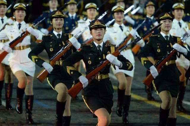 中国人民解放军女兵图片，展现力量与荣耀，中国人民解放军女兵风采，力量与荣耀的展现