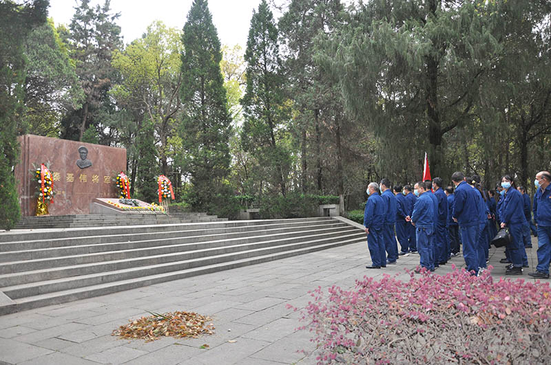 秦基伟将军孙子秦伟，传承红色基因，续写英雄传奇，秦伟续写英雄传奇，红色基因的承传者