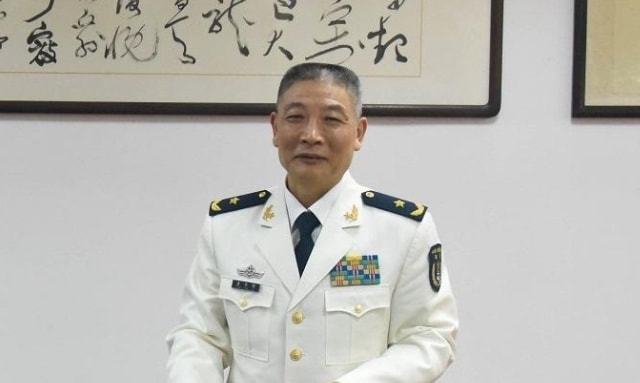 关于所谓的二炮司令李玉超被抓视频一集的文章并不存在，因为李玉超并没有被抓。李玉超是中国人民解放军火箭军司令员，一位忠诚敬业、英勇无畏的军事将领。我们应该尊重事实，不要轻信没有证据支持的信息。，关于李玉超司令的谣言辟谣，真实身份与职责揭秘，警惕不实传闻