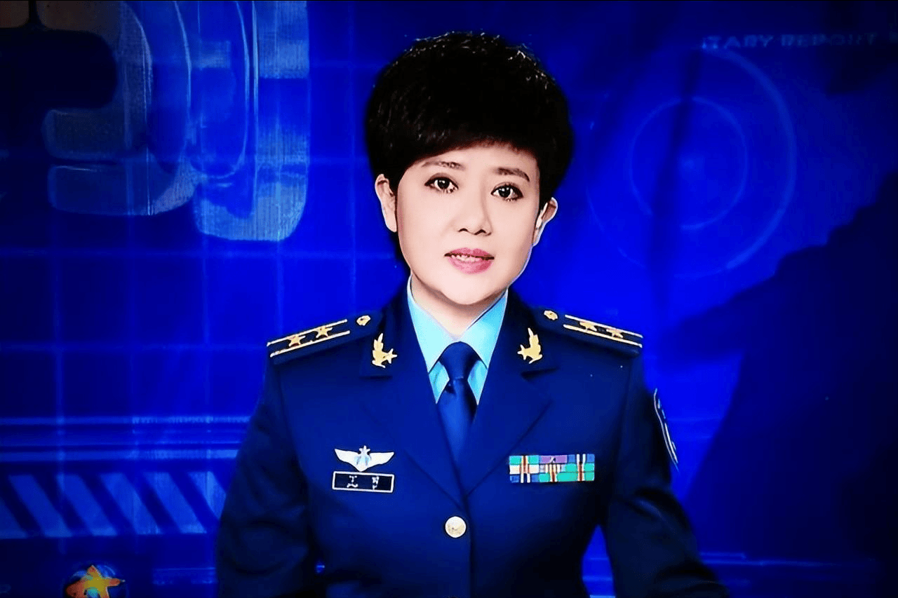 央视七套军事女主持人，展现军事频道的风采与魅力，央视军事女主持人风采，展现军事频道魅力与风采