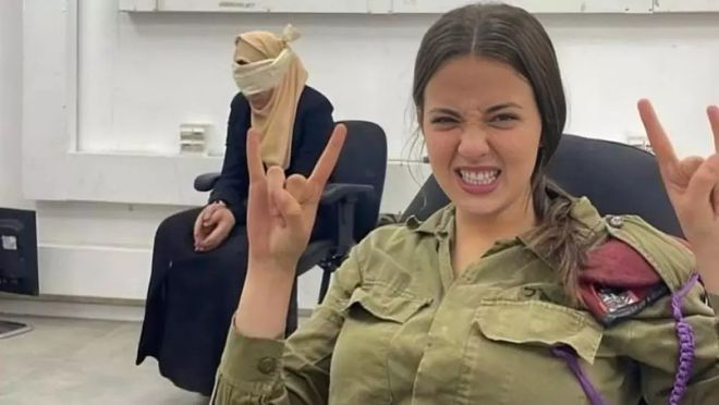 女兵哺乳战士的相片，战争中的温情与力量，女兵哺乳战士的相片，战争中的温情与力量之源