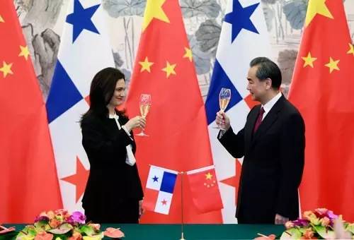 尤少忠与外交关系，一位外交官的生涯轨迹与贡献，尤少忠的外交生涯，贡献与外交关系的深度探索