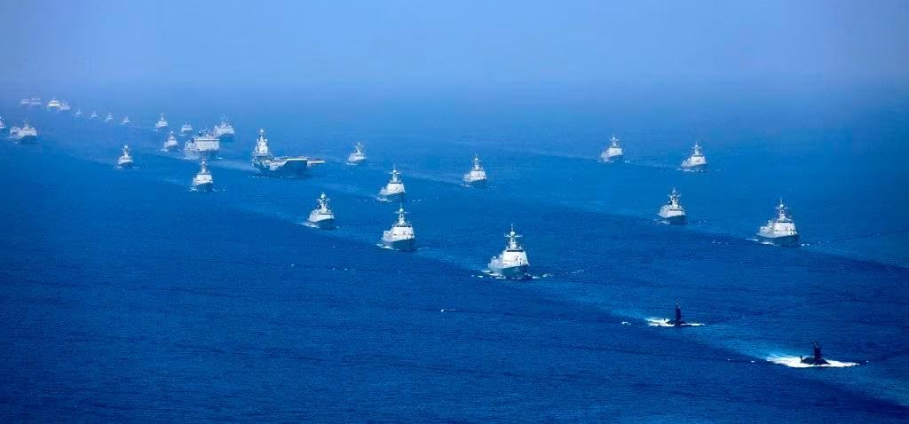 航空母舰，谁居首位？探寻全球航母先驱的传奇故事，全球航母先驱传奇，谁领航航母时代？