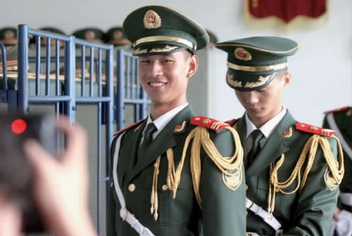 武警礼宾服，展现荣誉与威严的象征，武警礼宾服，荣誉与威严的典范展现