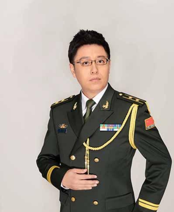 央视军事节目男主持人，他们的魅力与影响力，央视军事节目男主持人的魅力与影响力解析