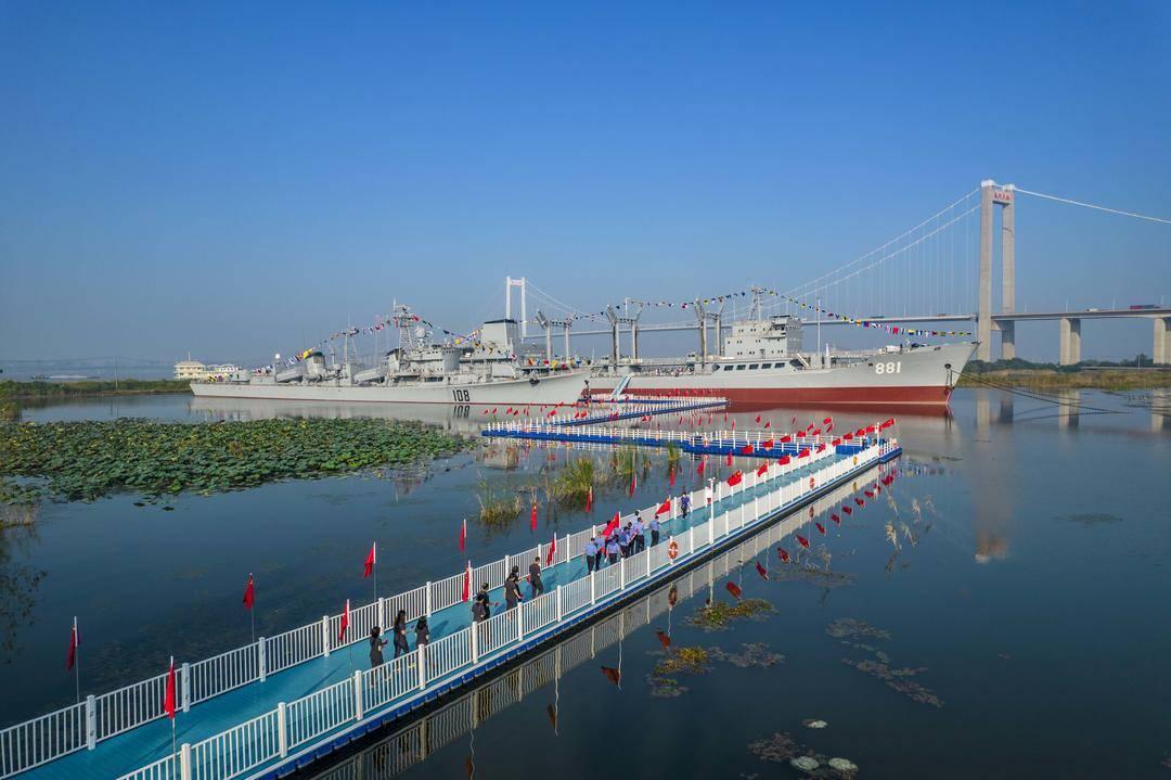 泰州军舰文化园，探寻海军历史的瑰丽园地，泰州军舰文化园，探寻海军历史的宝藏之地