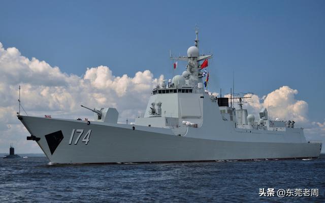 中国海军首艘航母舰载机训练舰——052D型驱逐舰与巴基斯坦的友好合作，中国海军首艘航母舰载机训练舰与巴基斯坦友好合作纪实，052D型驱逐舰的里程碑合作