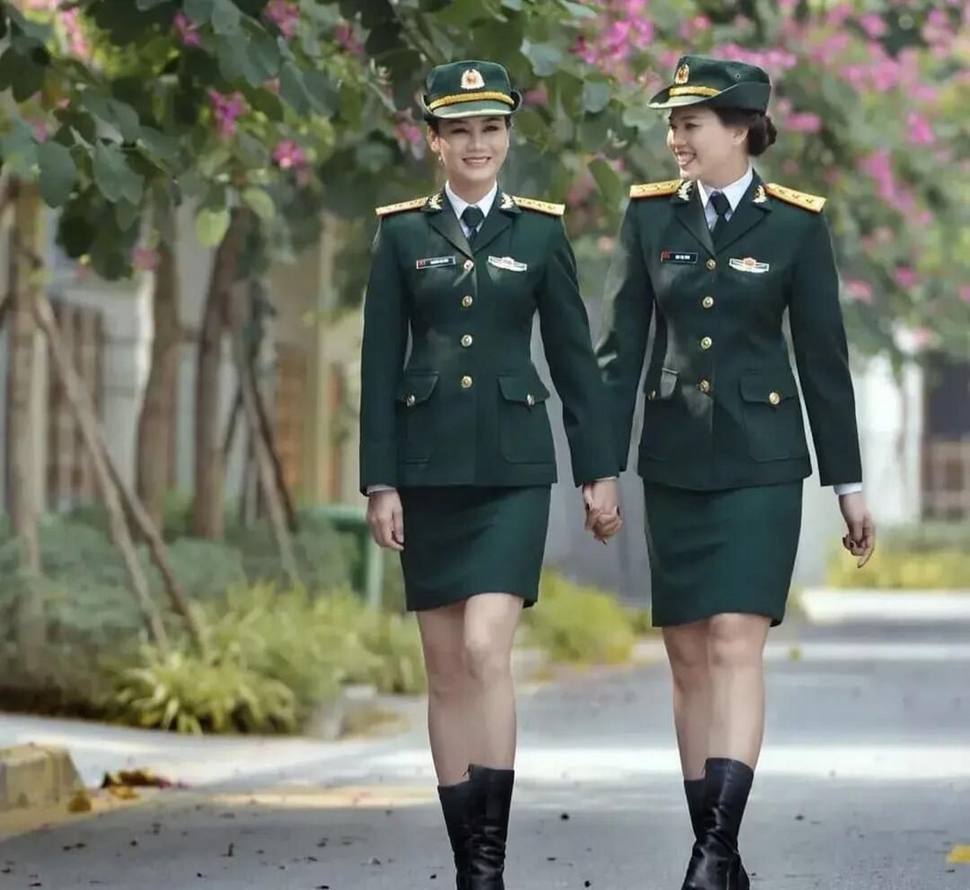 部队女兵服装，展现力量与荣耀的象征，部队女兵服装，力量与荣耀的彰显