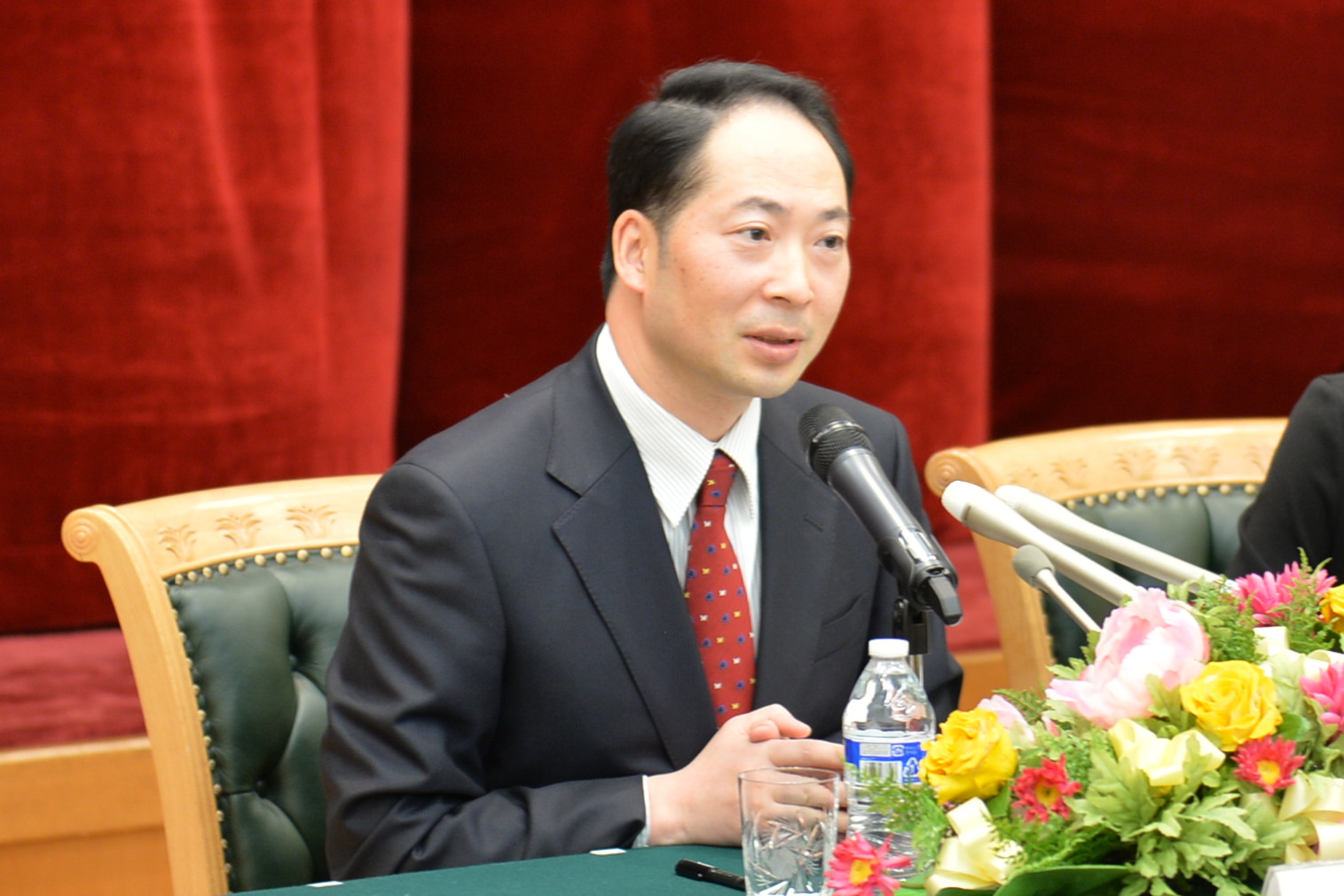 坚定捍卫国家安全