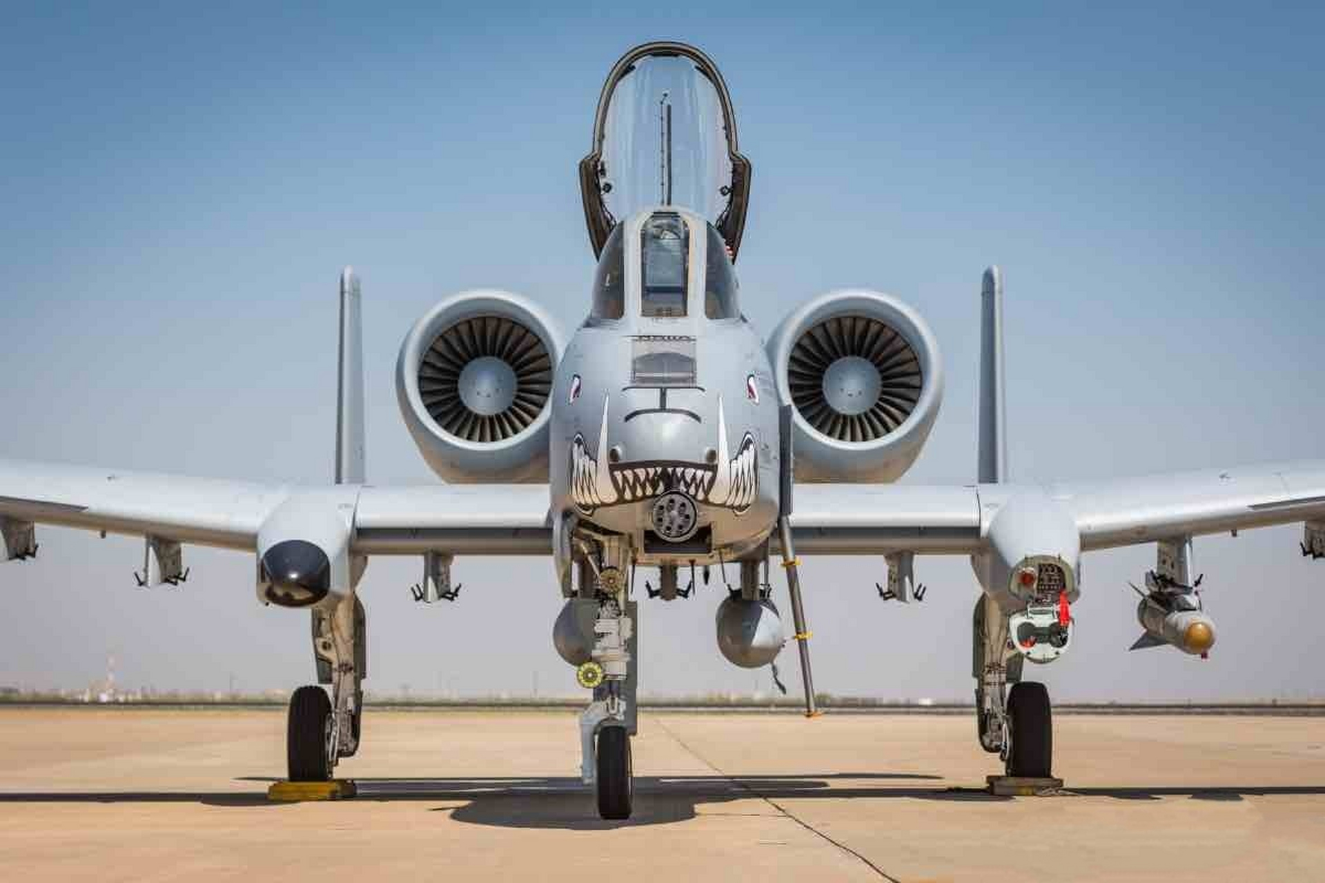 A-10攻击机挂载武器，空中力量的锐利之剑，A-10攻击机挂载武器，空中力量的锐利之剑
