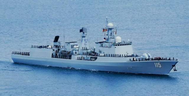 探索中国海军的骄傲，051C型导弹驱逐舰的图片解析，中国海军骄傲，051C型导弹驱逐舰图片解析
