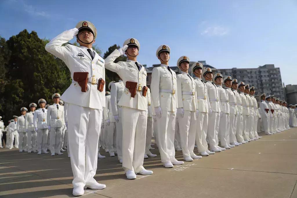 光荣岁月，纪念海军阅兵方队——回望51年的辉煌历程，光荣岁月见证海军阅兵方队辉煌历程，纪念海军51年荣耀瞬间