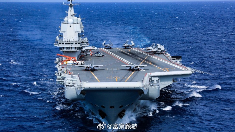 南海山东舰与新型护卫舰055，中国海军力量的新篇章，中国海军新篇章，南海山东舰与护卫舰055联手展示海上力量