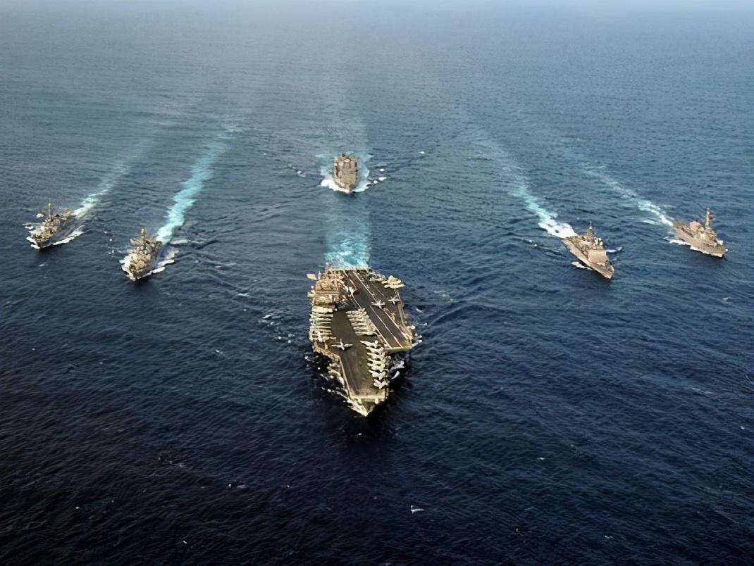 黄蜂级两栖攻击舰与F-35B，现代海空力量的完美结合，黄蜂级两栖攻击舰与F-35B，现代海空力量的巅峰组合