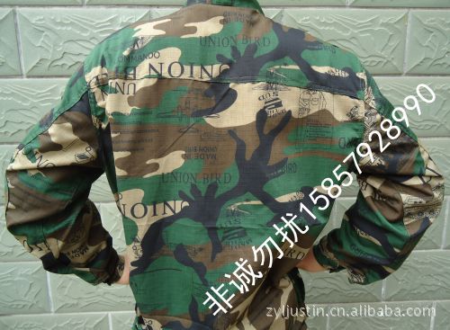 军绿色迷彩服，一种独特的军事风尚与时尚元素，军绿色迷彩服，军事风尚与时尚元素的完美结合