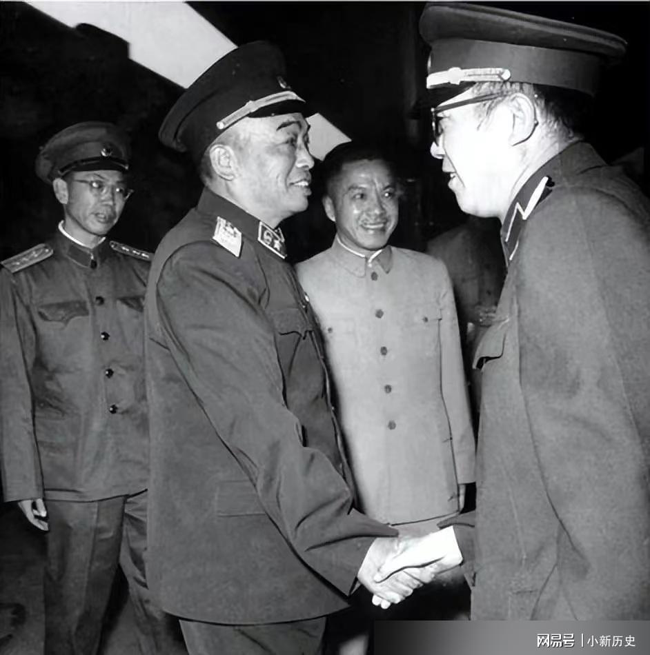 上将与省委书记，军事与政务的双重角色，上将省委书记，军事政务的双重角色探究
