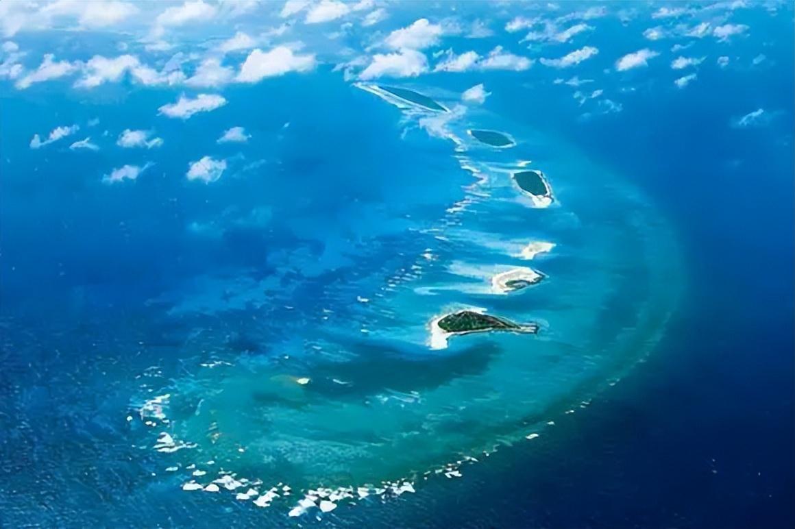 美军航母进入南中国海，地区安全的复杂动态，美军航母进入南中国海，地区安全动态复杂紧张