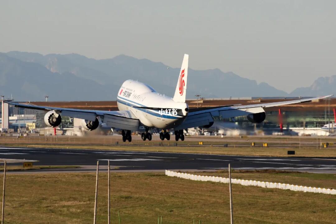 中国空军一号，一架独特的747-8飞机，中国空军一号，独特747-8飞机揭秘