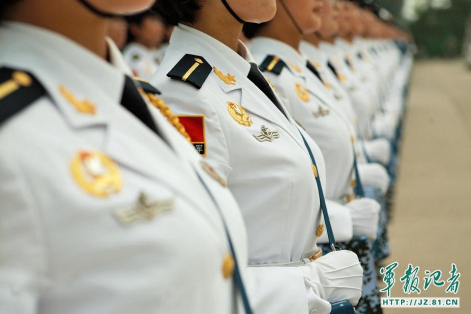 中国人民解放军仪仗队女兵，外国人的视角，中国人民解放军仪仗队女兵，外国人的观察视角
