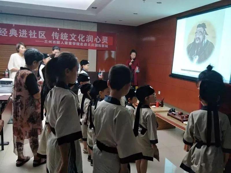 中国人民解放军军旗手抄报图片，荣耀与传承，中国人民解放军军旗手抄报图片，荣耀传承的军旗风采