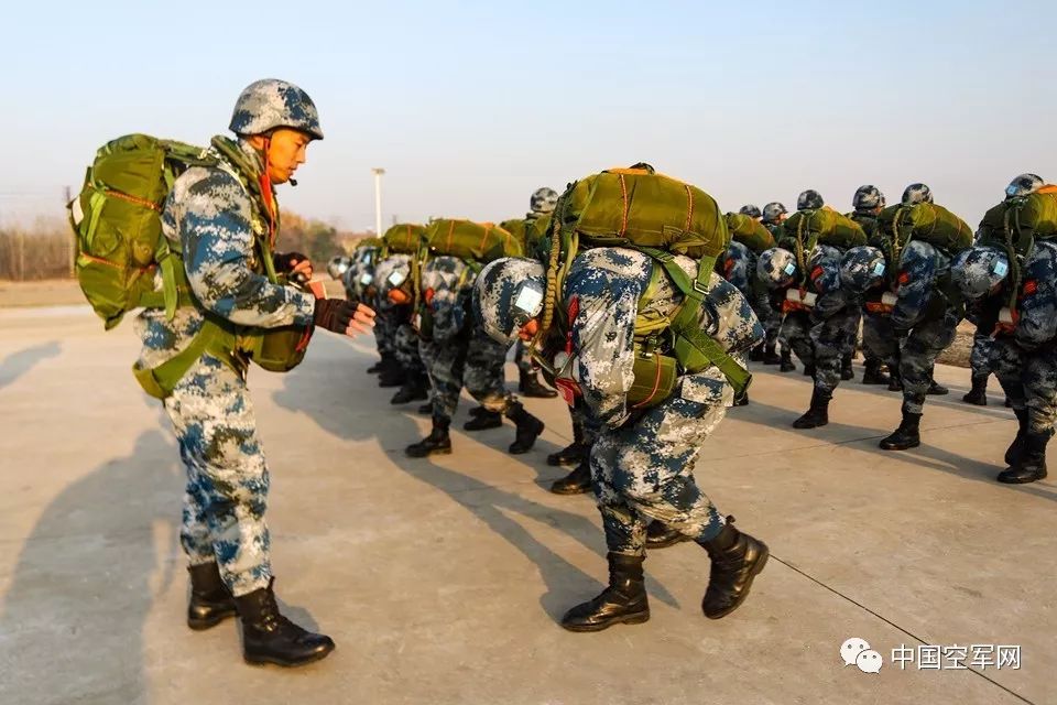 空降兵军参谋长，职责、挑战与领导力塑造，空降兵军参谋长，职责、挑战与领导力锻造之路