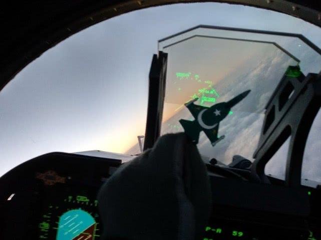 歼-16机载雷达，揭秘中国新一代空中巨眼的先进技术与功能，揭秘歼-16机载雷达，中国新一代空中巨眼的尖端技术与功能探究