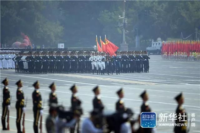 阅兵方阵领队军衔解析，阅兵方阵领队军衔深度解析
