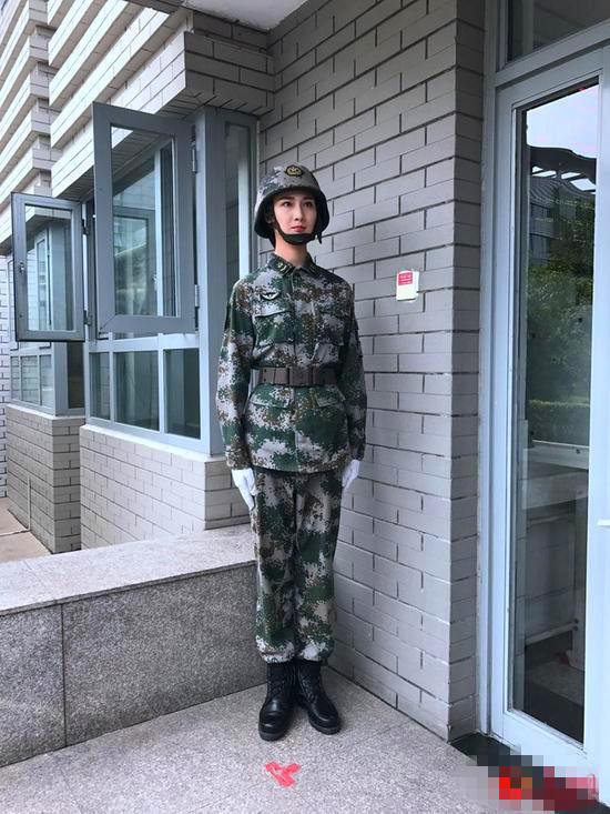 解放军三军仪仗队女兵表演，荣耀与力量的展现，解放军三军仪仗队女兵表演，荣耀与力量的璀璨瞬间
