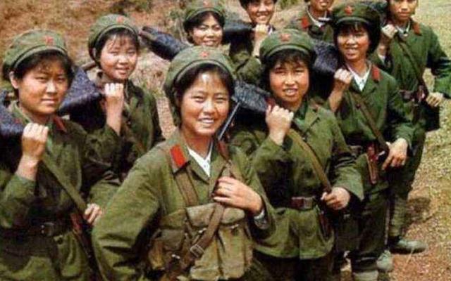 越南女兵与中国女兵对比，两国军事力量的独特之处与相似之处，越南女兵与中国女兵对比，军事力量的独特之处与相似之处分析